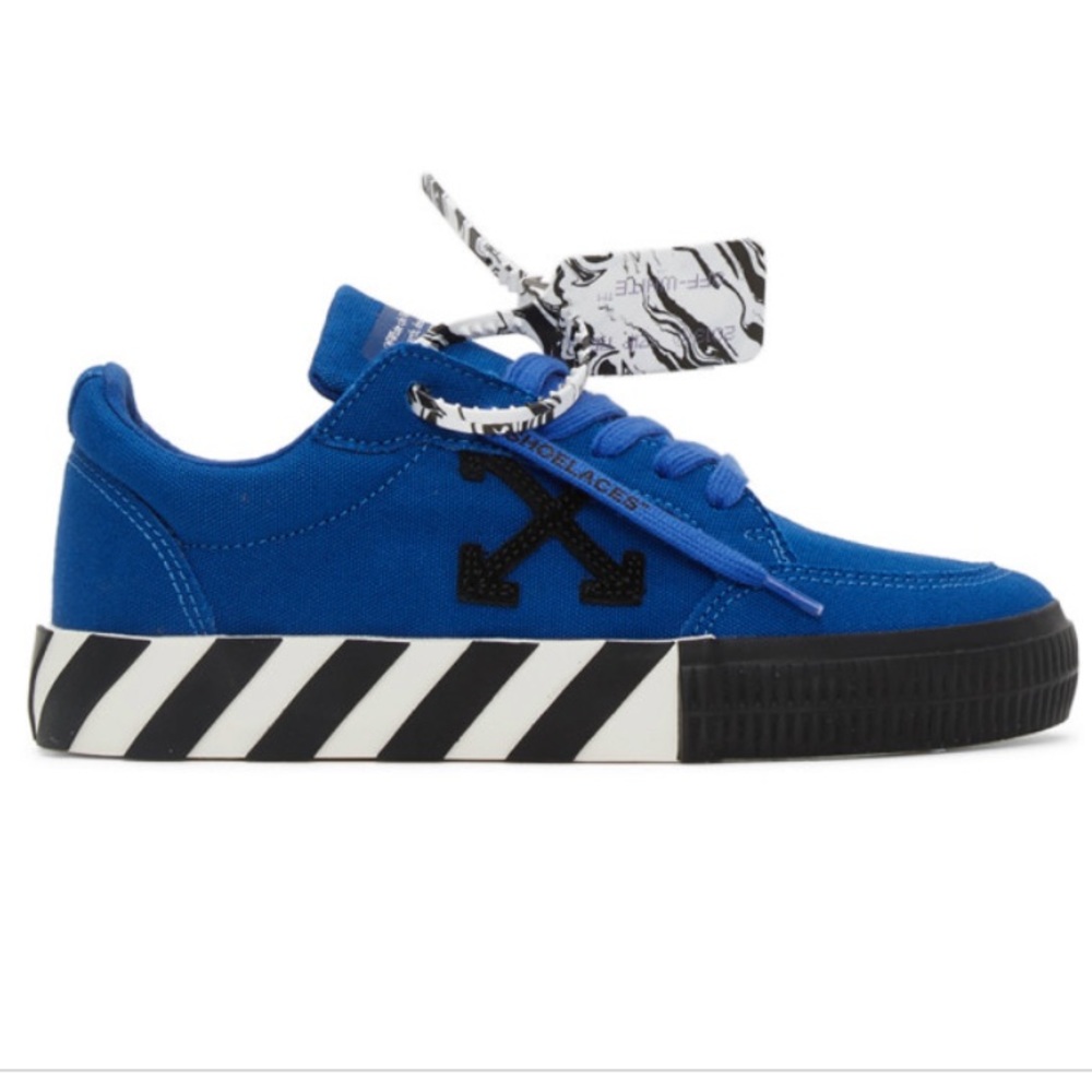Off-white Vulcanized Low Sneakers In Blue/black